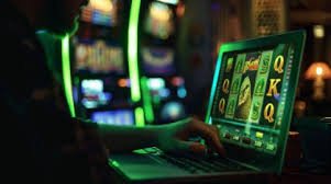 Live Ceme Online table on mahong group with dealer and players cards displayed in HD
